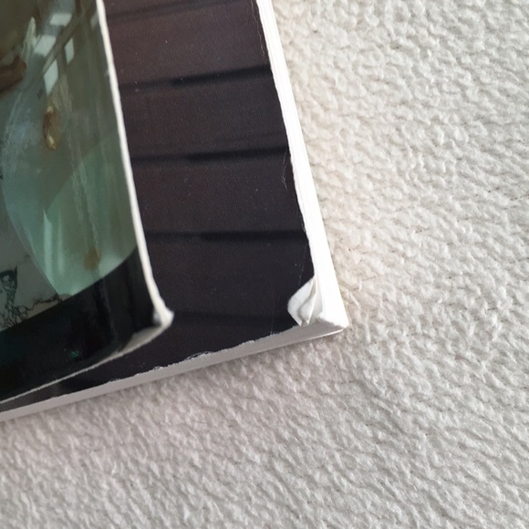 🆓 Free with Purchase “Bathroom Idea Book” by Taunton Home - Picture 11 of 16